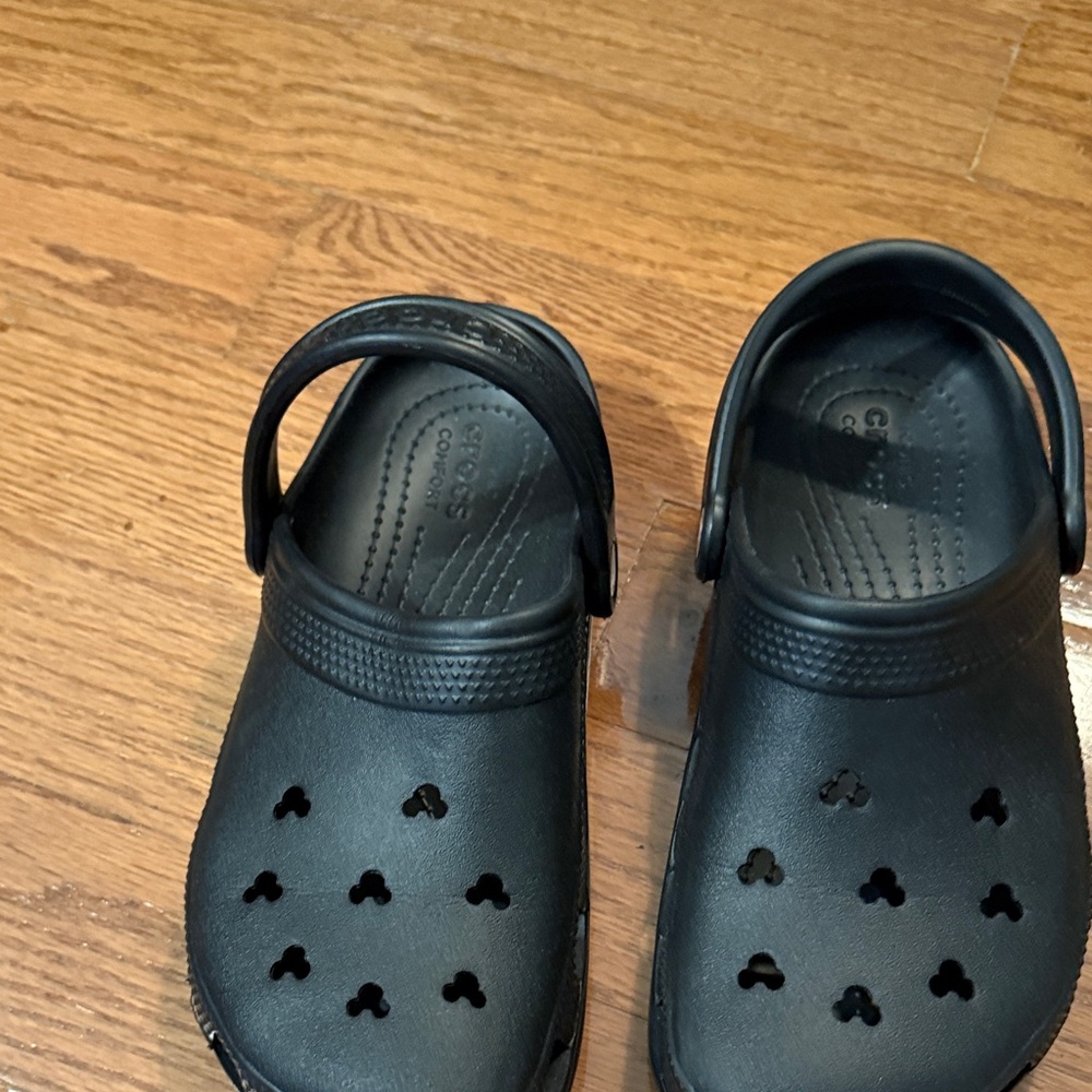 CROCS WOMAN’s Black Disney